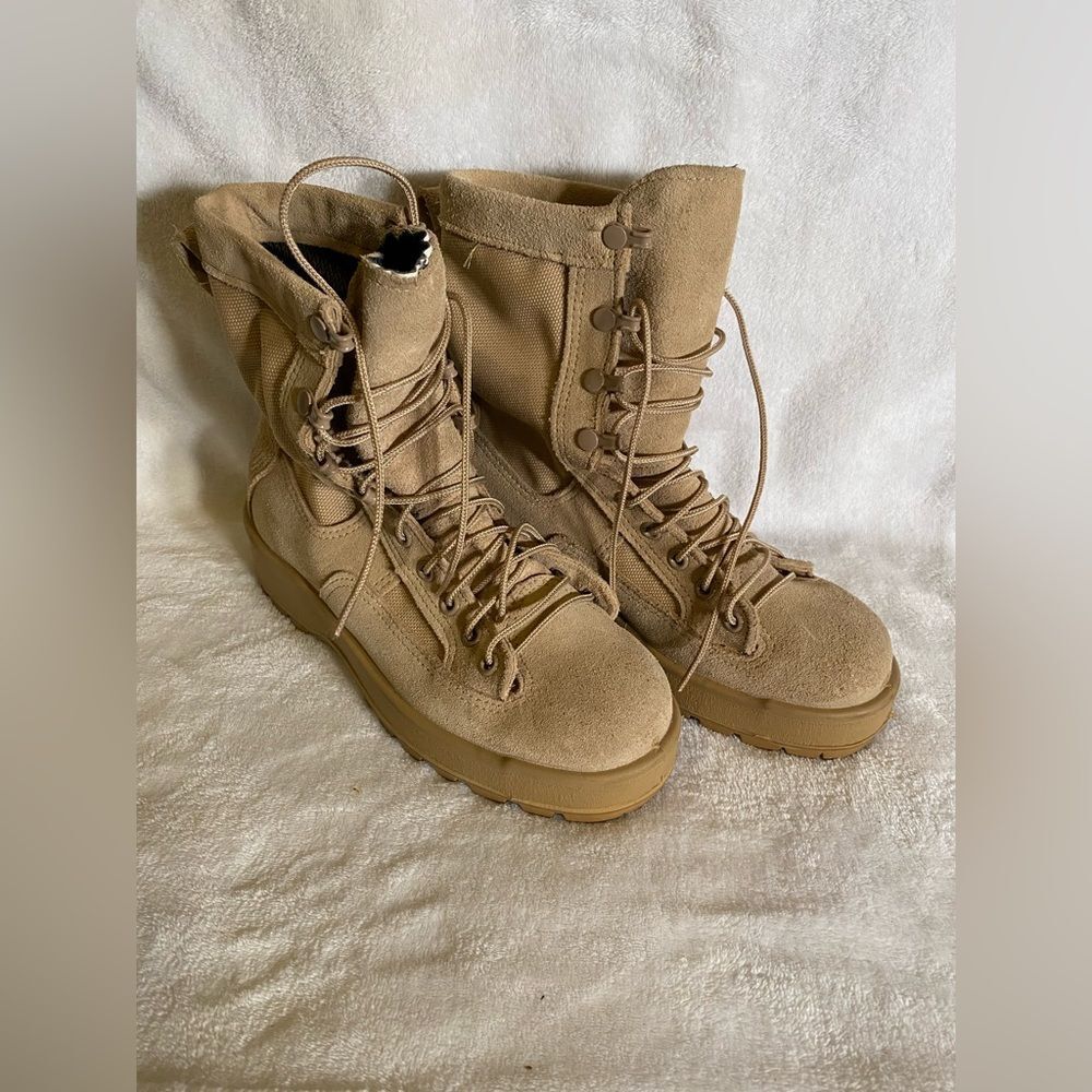 Army grade combat boots‎